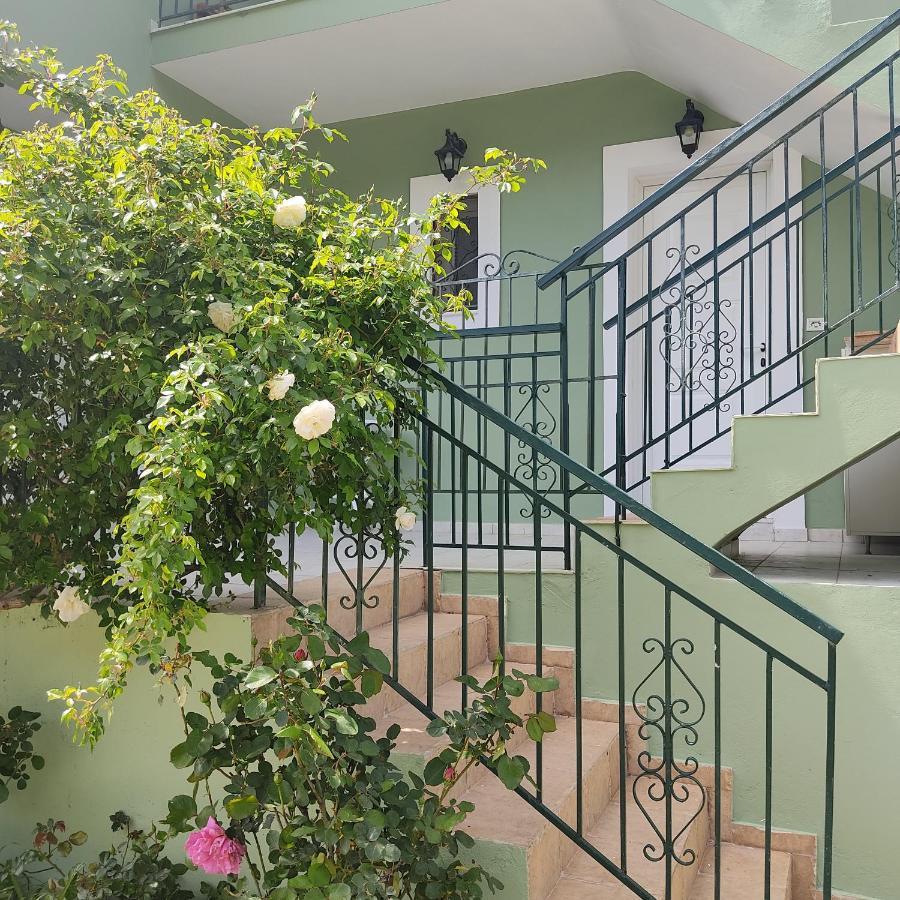Villa Rosegarden à Sami  Extérieur photo