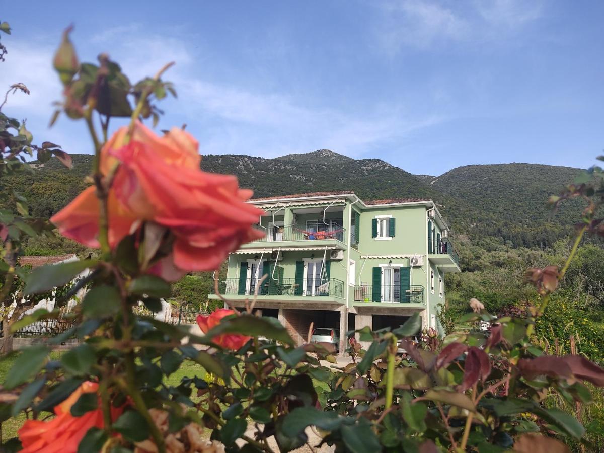 Villa Rosegarden à Sami  Extérieur photo