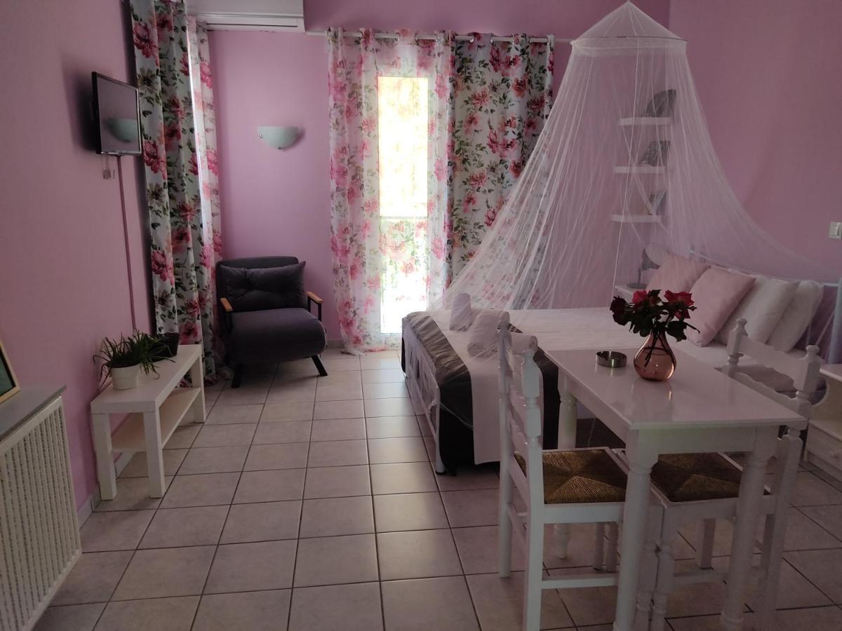 Villa Rosegarden à Sami  Extérieur photo